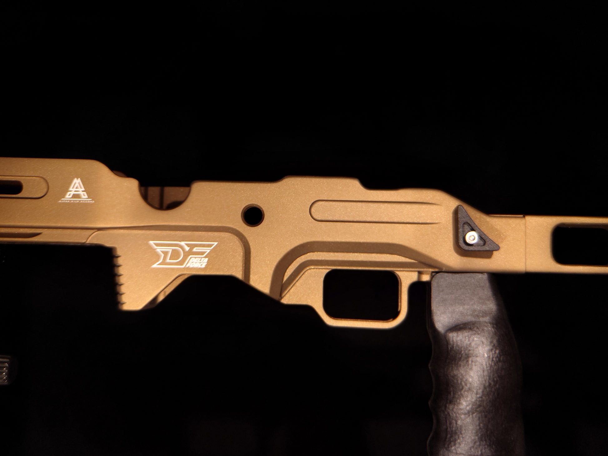 Burnt Bronze Notus Chassis FX DRS Thumb Shelf